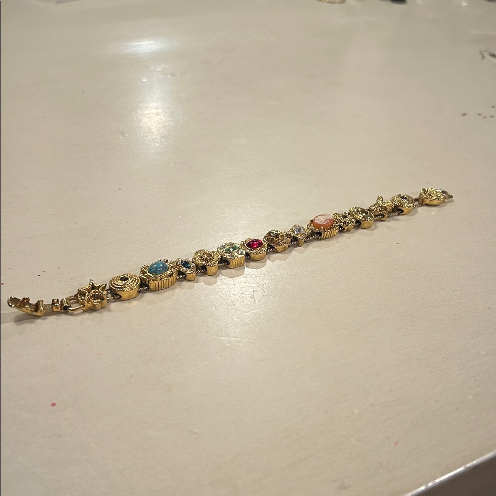 Gorgeous Vintage Victorian Revival Unsigned GOLDETTE Gold Slide Charm Bracelet - Picture 11 of 14
